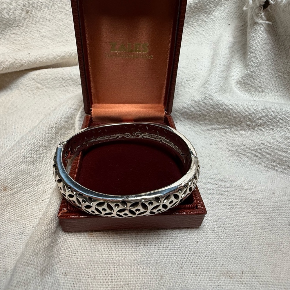 Elegant Silver Bracelet
